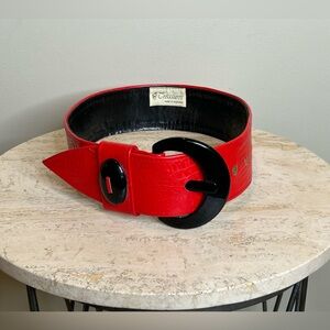 80" Wide Red Waist Belt with Black Oval Buckle Treasures California S 26-31"